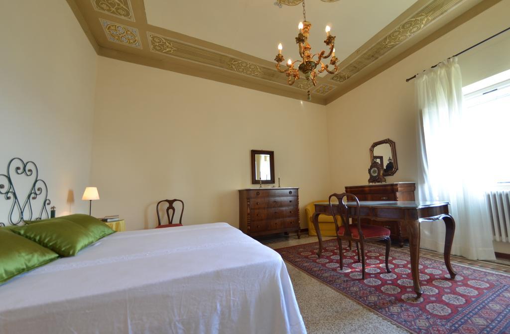 Villa Buonaparte Сан-Миниато Номер фото