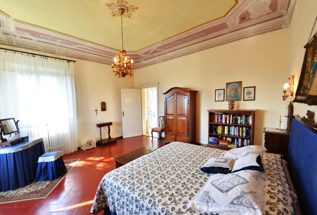 Villa Buonaparte Сан-Миниато Номер фото
